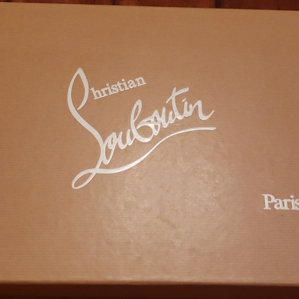 Louboutin kitten hills